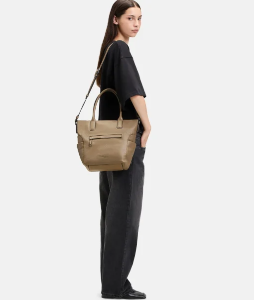 Annie Satchel M