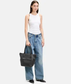 Annie Satchel M