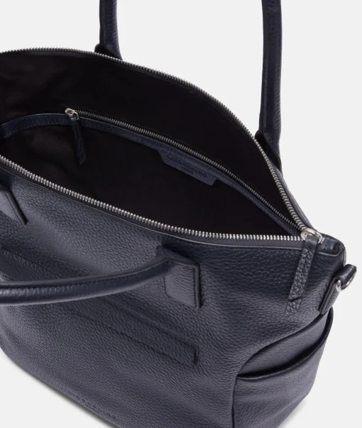 Annie Satchel M