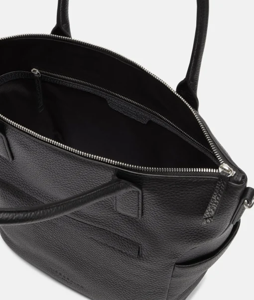 Annie Satchel M