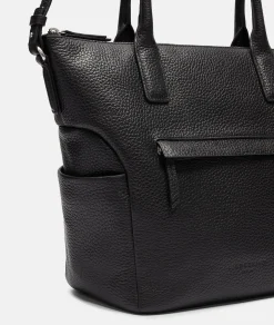 Annie Satchel M