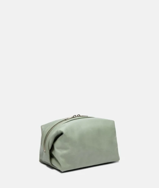 Elvira Pouch