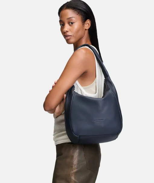 Farrah Hobo M