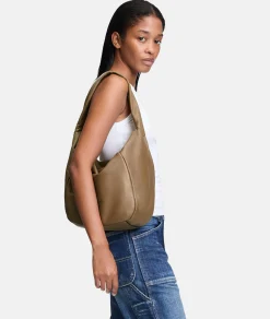 Farrah Hobo M