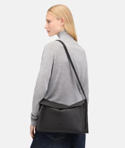 Lora Crossbody M