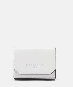 Lora Lillian