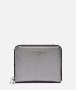 Metallic Ezra Conny