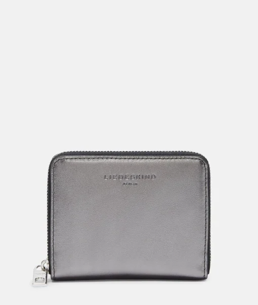 Metallic Ezra Conny