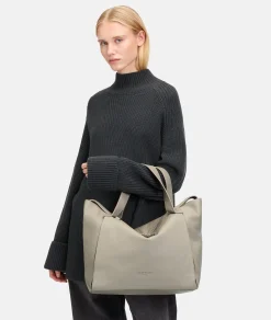Satchel L