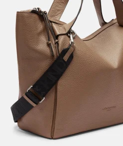 Satchel L