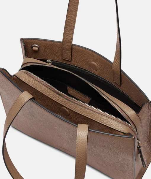 Satchel M