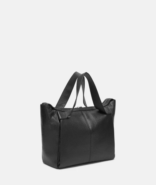 Satchel M